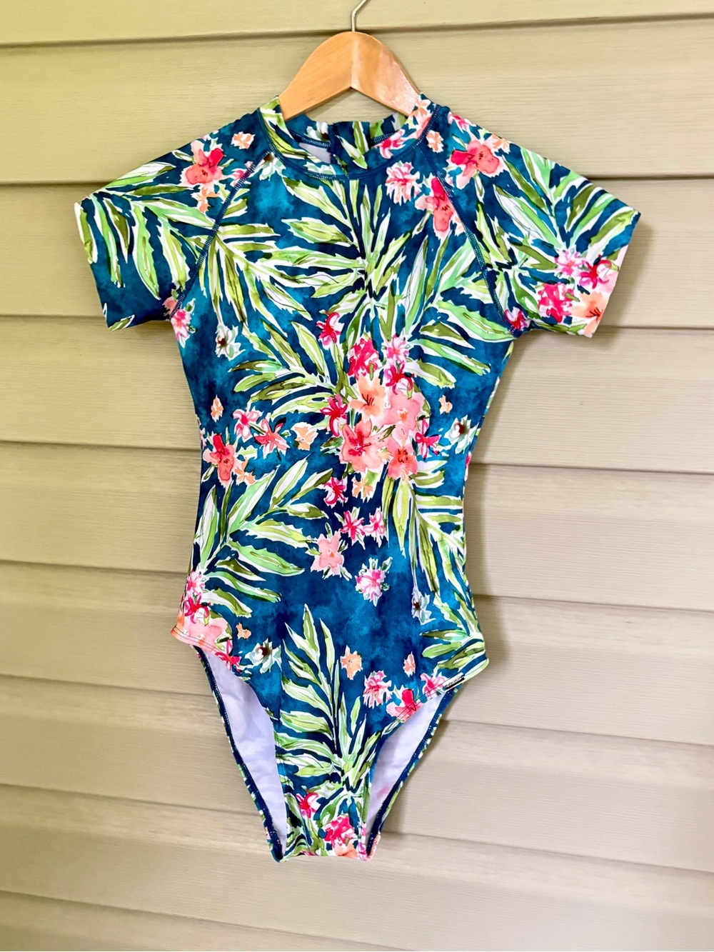 AXESEA athletic swimsuit tropical surfing rash guard SPF sporty sz 4 Australian